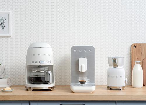 Smeg Täysautomaattinen espressokone