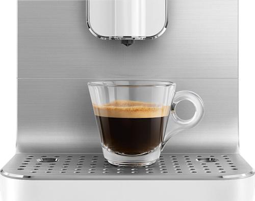 Smeg Täysautomaattinen espressokone