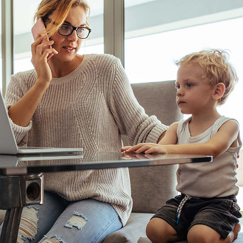 6 vinkkiä etätyöpäivään pienten lasten kanssa