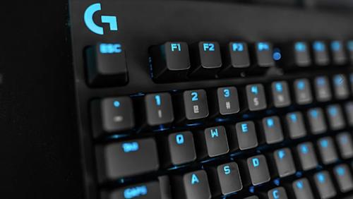 Logitech G413 SE TKL mekaaninen pelinäppäimistö