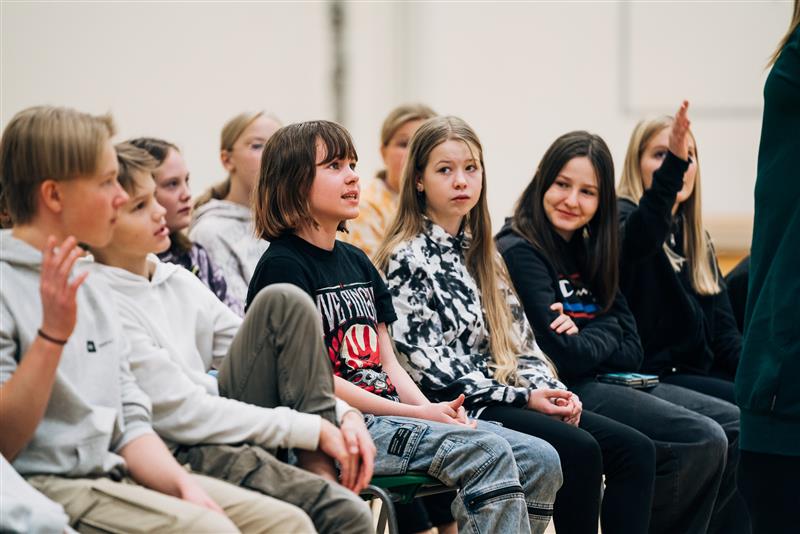 Children at Superdigischool