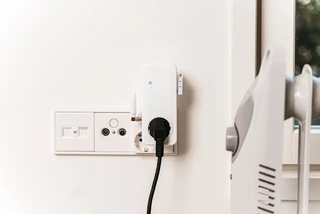 Etäohjattava pistorasia