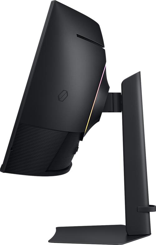 Samsung Odyssey G7 G75F WUHD 180Hz 40 tuumainen pelinäyttö
