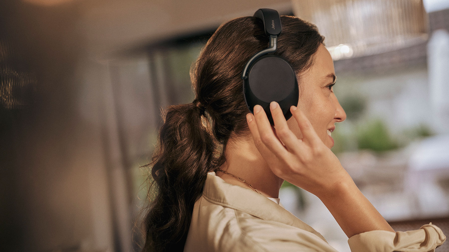 Jabra Evolve3 -ammattitason kuulokkeet moderniin hybridityöhön