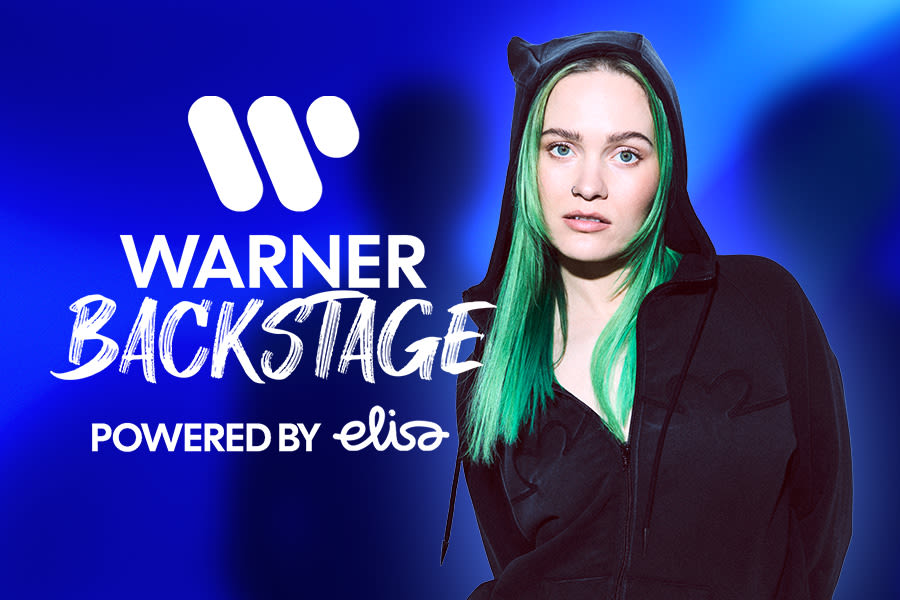 Sanni Warner On Stage