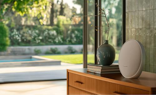 Harman Kardon Onyx Studio 9