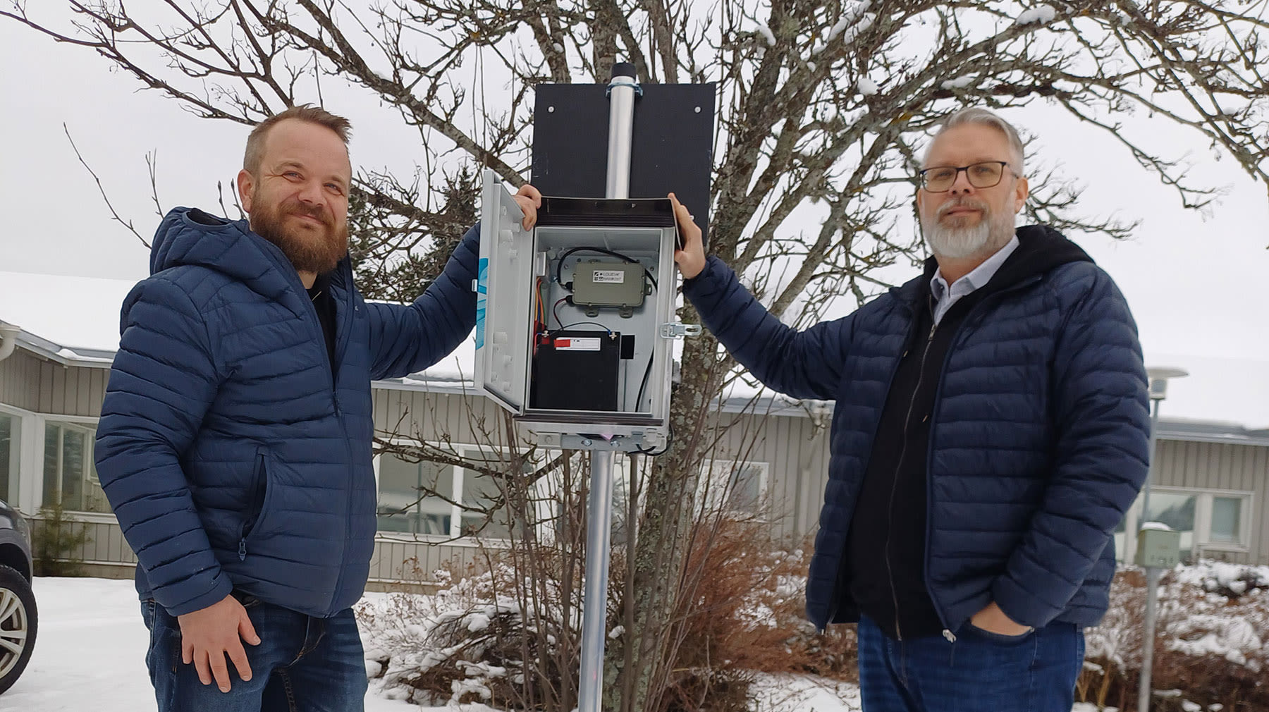 Lounais-Suomen Elinvoimakeskuksen tekninen asiantuntija Tomi Mäki ja Elisan Commercial Manager Mika Flinck