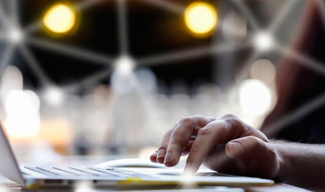 Verkkotunnuksen rekisteröinti ja ylläpito