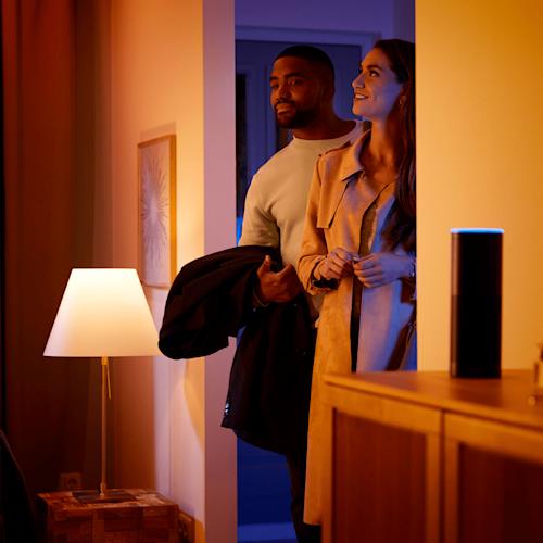 Philips Hue White and color ambiance Aloituspakkaus: 3 kpl E27-älylamppuja, Dimmer switch ja Bridge Pro