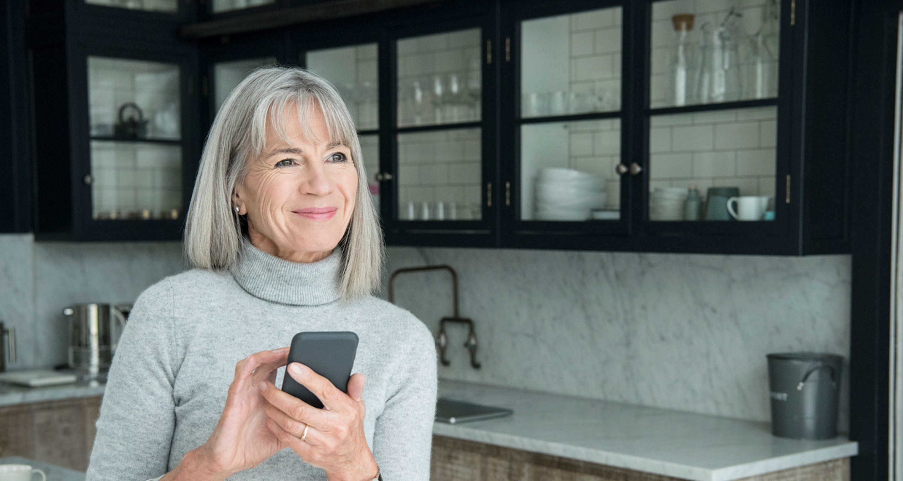 älypuhelimesta on aktiiviselle seniorille paljon hyötyä