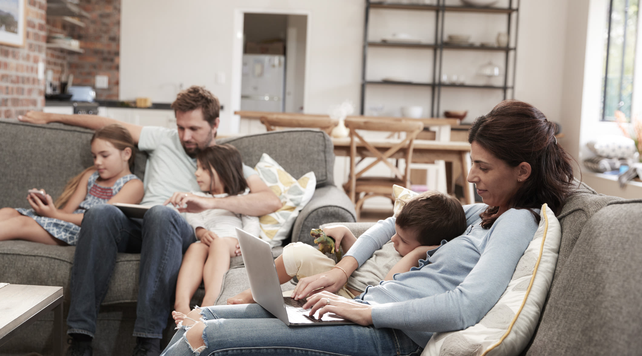 Elisa, kodin yhteydet