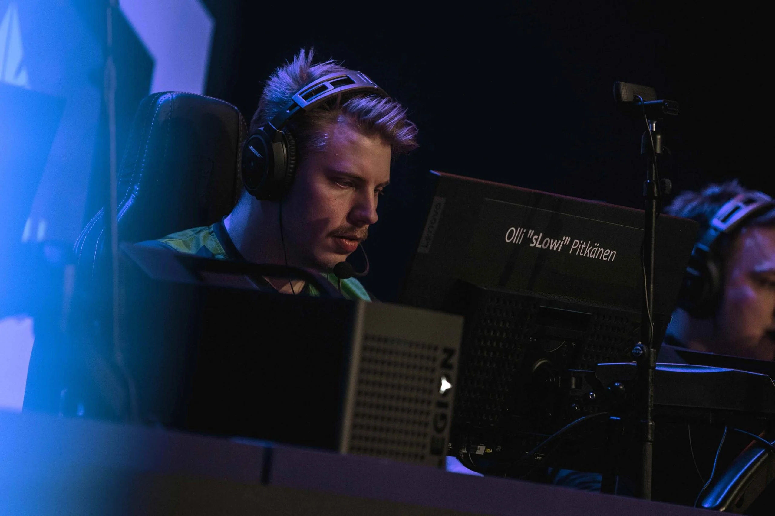 Olli Pitkänen testasi 5G-puhelimella pelaamista