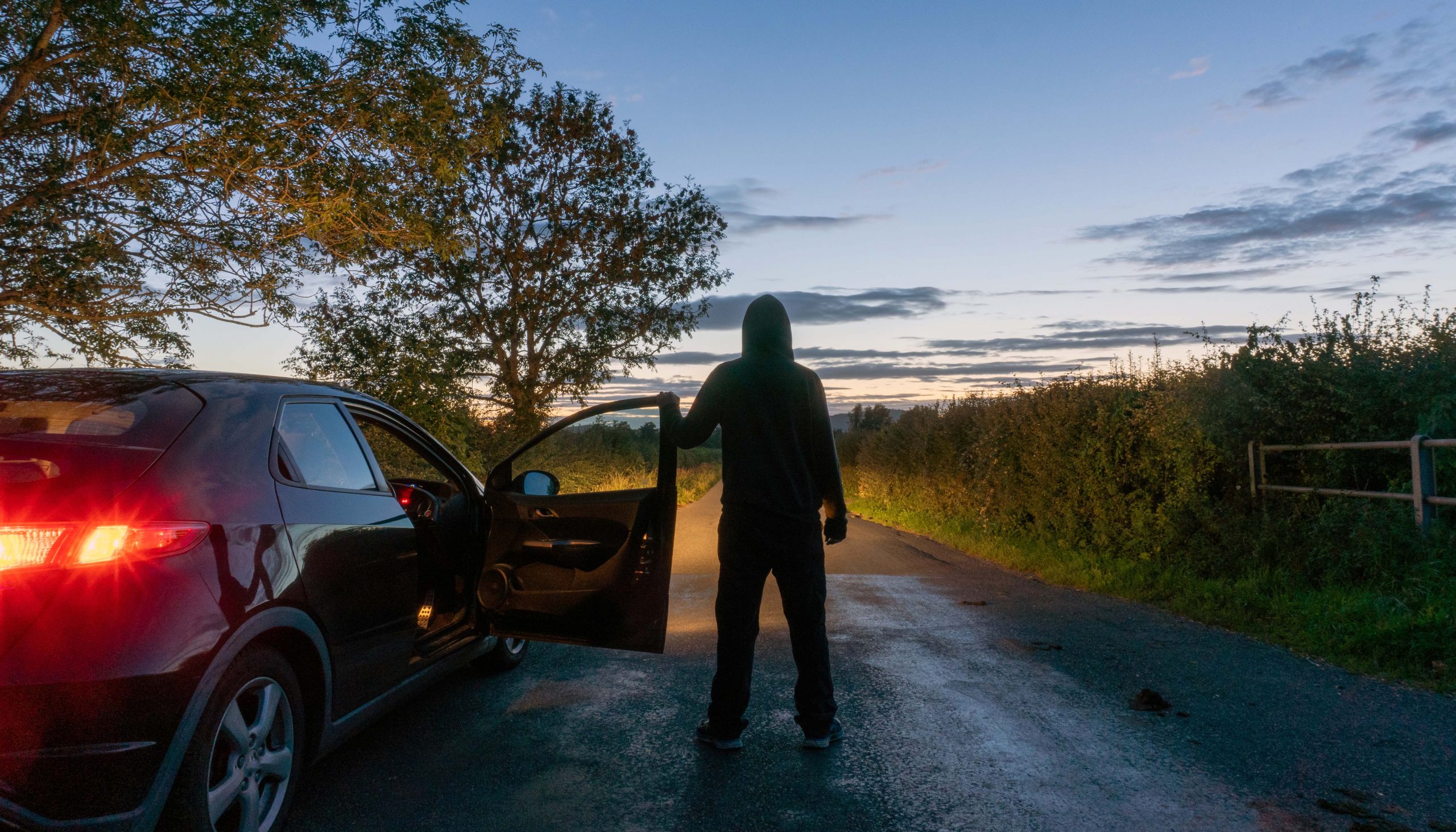 auton paikannus ehkäisee ajoneuvon lähtemisen luvattomille teille