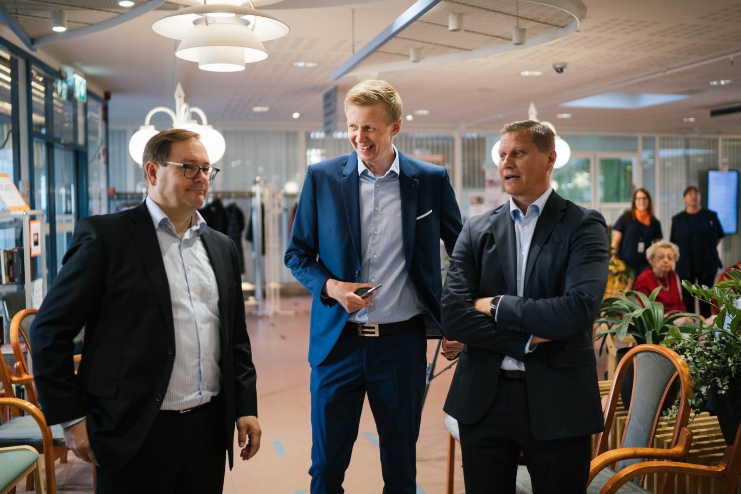 Elisan Veli-Matti Mattila, Juha Laukkanen sekä Turun kaupungin Tuomas Heikkinen