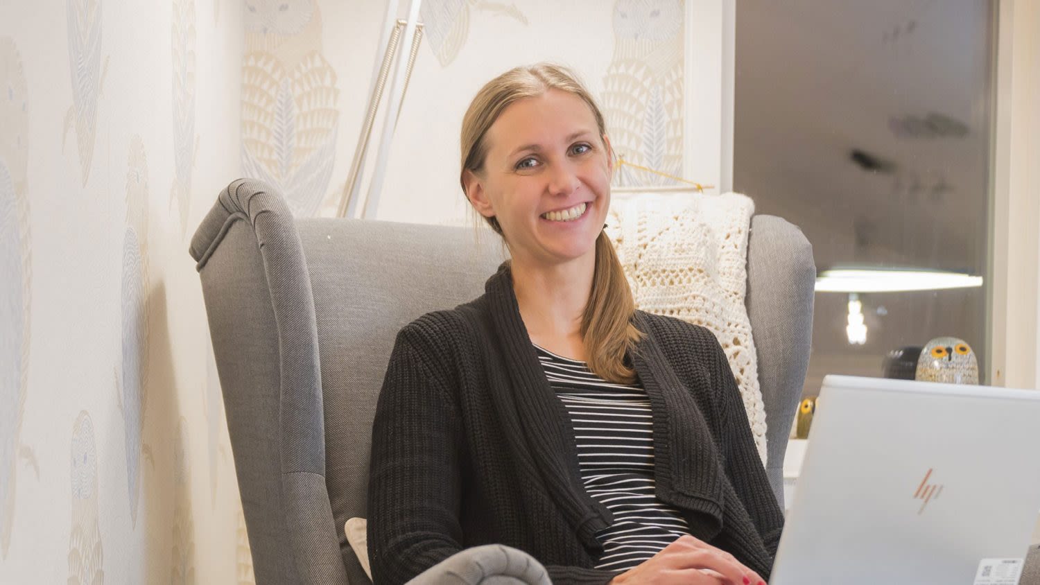 Heinosen perheessä tehdään etätöitä 5G-verkossa