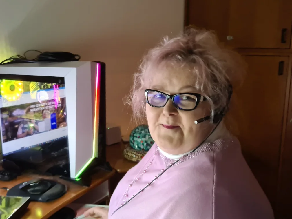 Elisan asiakaspalvelu ja Marketta Martikainen