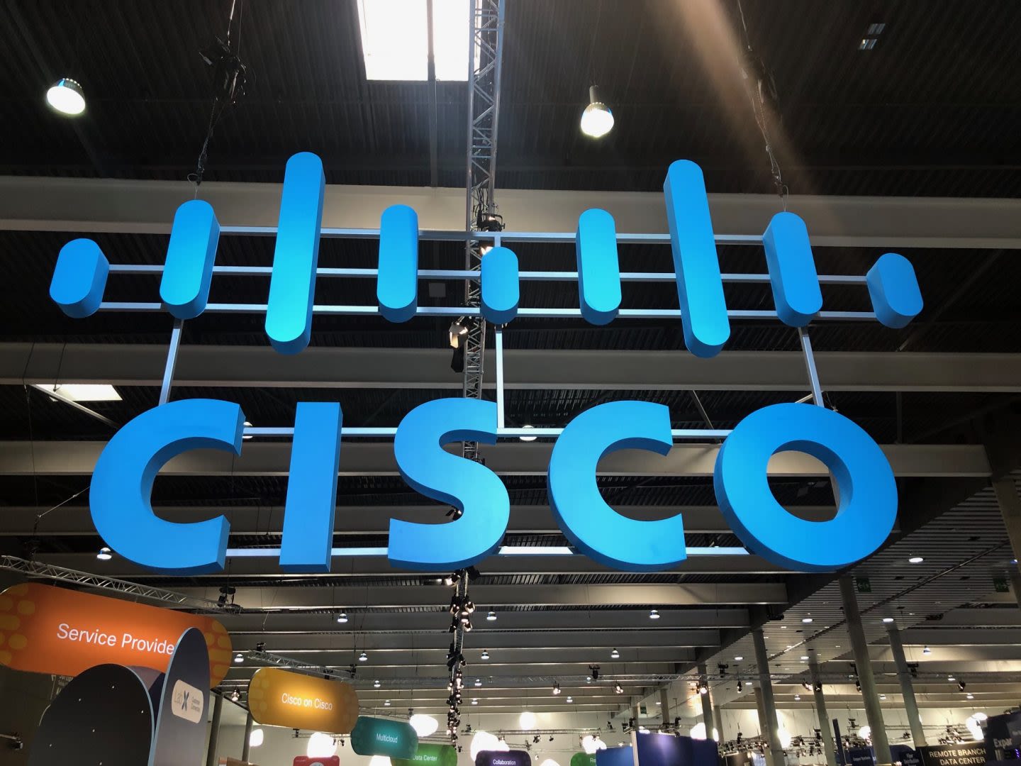 Multi-domain ajattelu ja NetOps mullistavat verkkoalaa