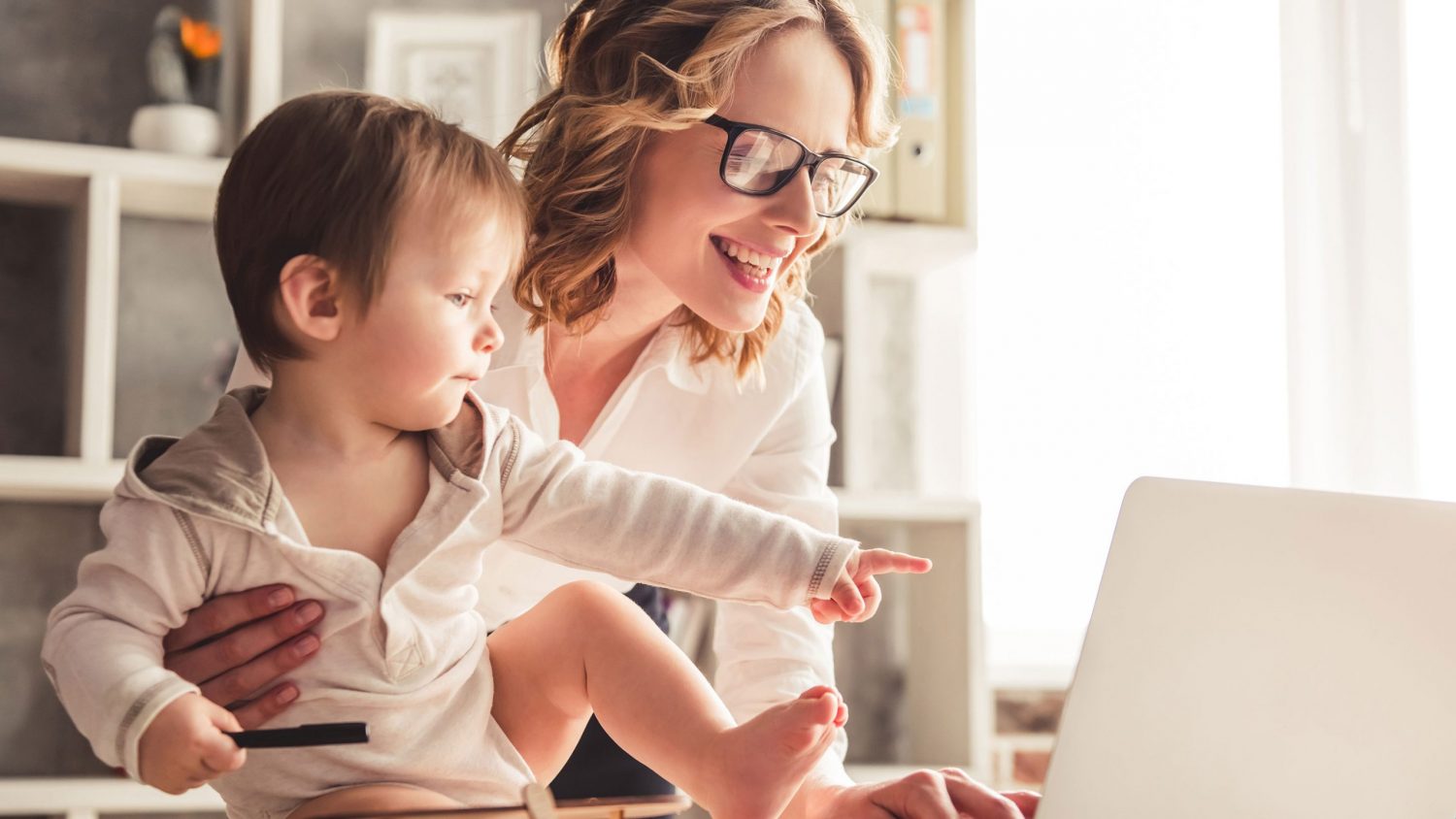 Viisi kokeiltua etätyövinkkiä pienten lasten vanhemmille