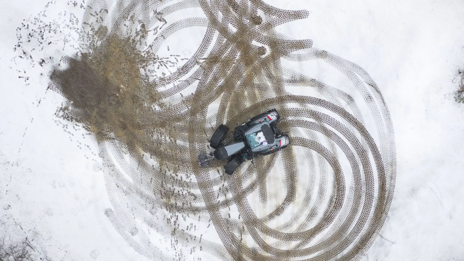 Näin etäohjattu traktori tottelee