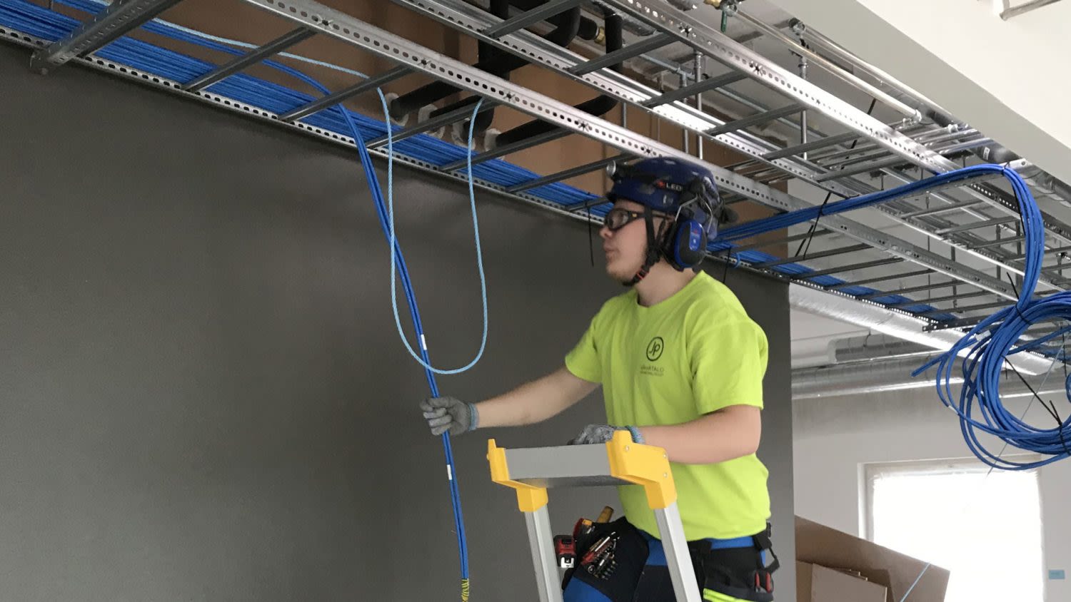 Sähköasennus JP Vähätalo ja nopea 5G-yhteys