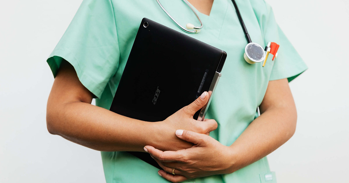 Hyvinvointialueelle kustannussäästöjä kotihoidon digitaalisilla palveluilla