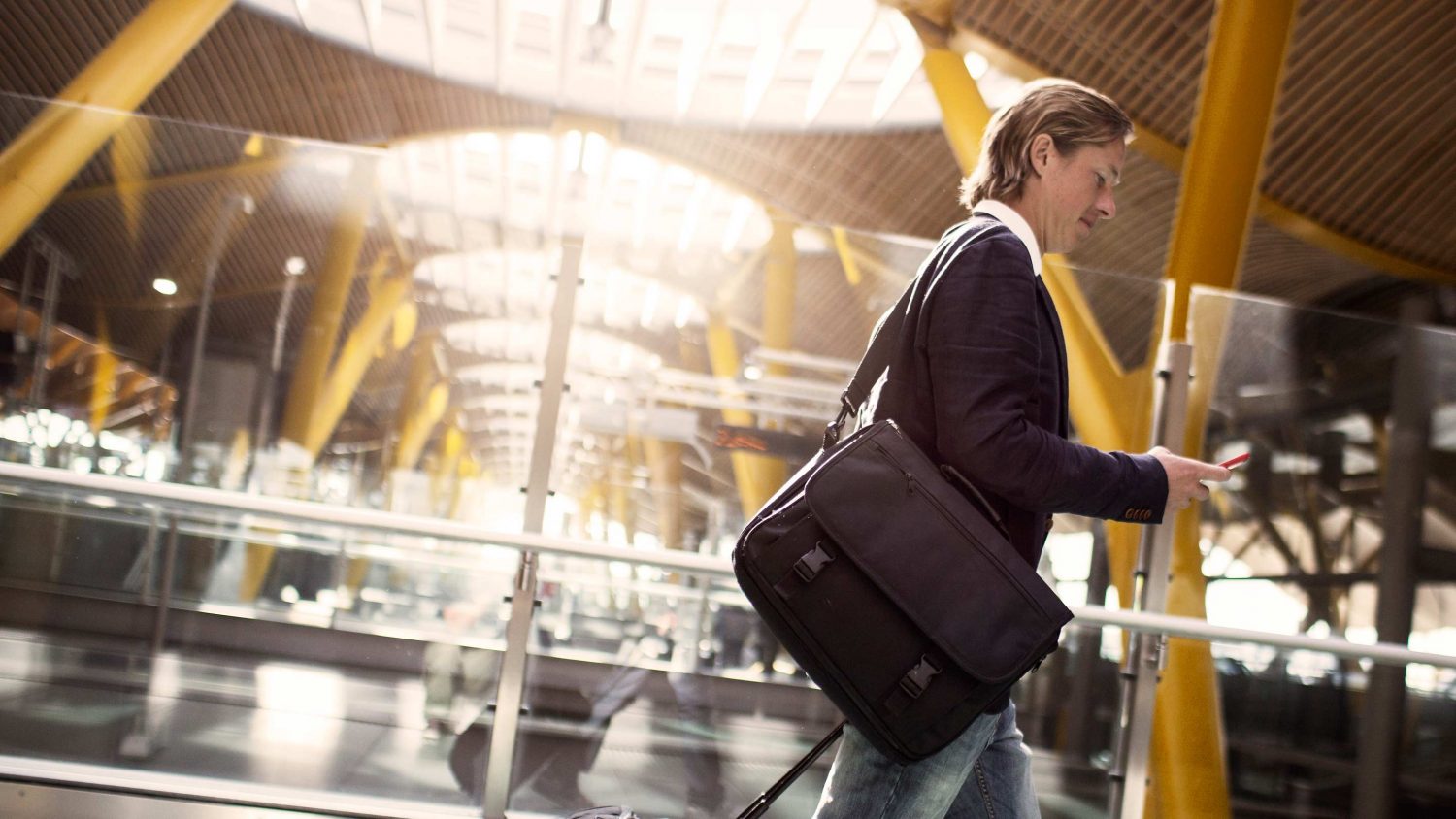 Mobiilia vaikuttamista ostopolun varrella